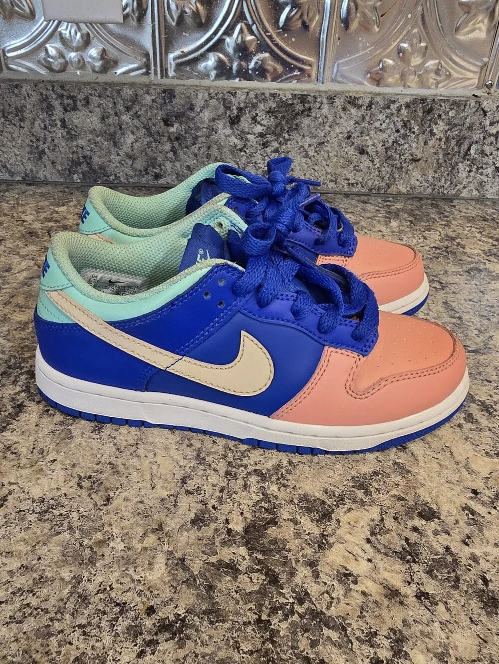 Nike Dunk Low SE Salmon Toe Hyper Royal/Stardust/Emerald/Sanddrift Sneakers 1.5Y
